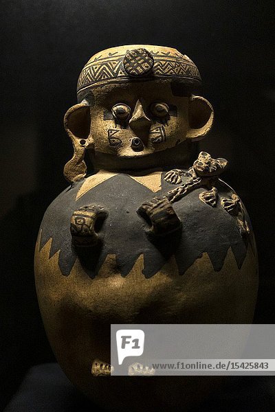 Peruvian pre-Columbian ceramics Chancay culture (1200 to 1470 AC). Amano museum Lima Peru.