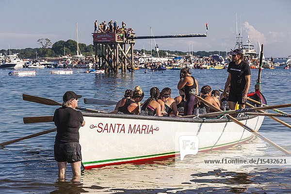 USA New England Massachusetts Cape Ann Gloucester Saint Peters Fiesta Traditional Italian Fishing Community Festival Seine Boat rowing competition NR.