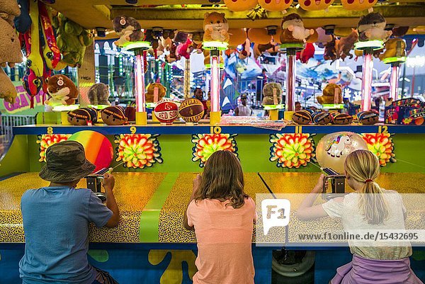 USA New England Massachusetts Cape Ann Gloucester Saint Peters Fiesta Traditional Italian Fishing Community Festival carnival water gun fun game NR.