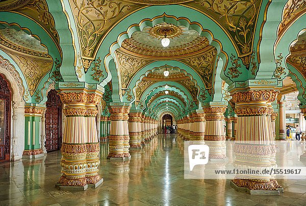 Öffentliche Durbar-Halle  Amba Vilas  Mysore  Karnataka  Indien