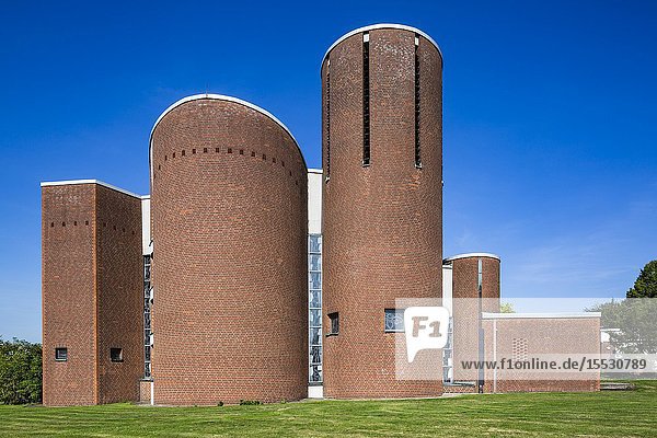 Herten Scherlebeck D-Herten D-Herten-Scherlebeck Ruhr area Westphalia North Rhine-Westphalia NRW Saint Ludgerus church catholic church of the congregation St Martinus brick building