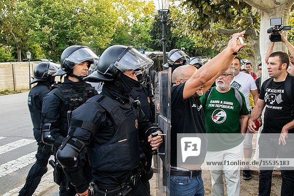 September 11 2019 - Manifestation against the catalan politicians in front of the Catalonia Parliament in Barcelona.