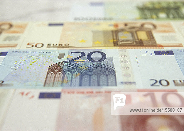 Vielfalt der Euro-Banknoten  Nahaufnahme