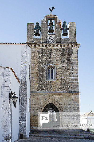 Außenansicht der Kathedrale von Faro