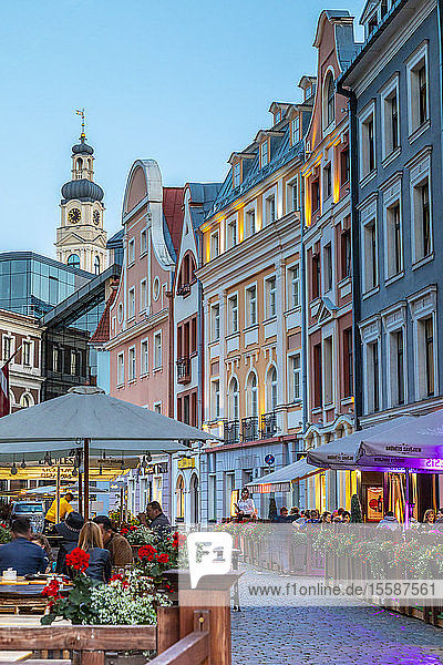 Restaurants bei Nacht  Altstadt  Riga  Lettland