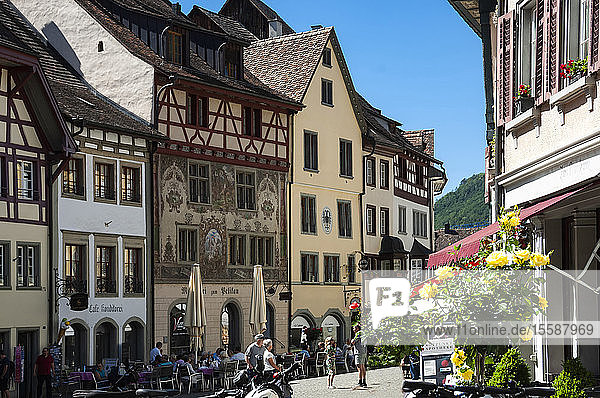 Traditionelle Architektur  Straßenszene  Stein am Rhein  Kanton Schaffhausen  Schweiz