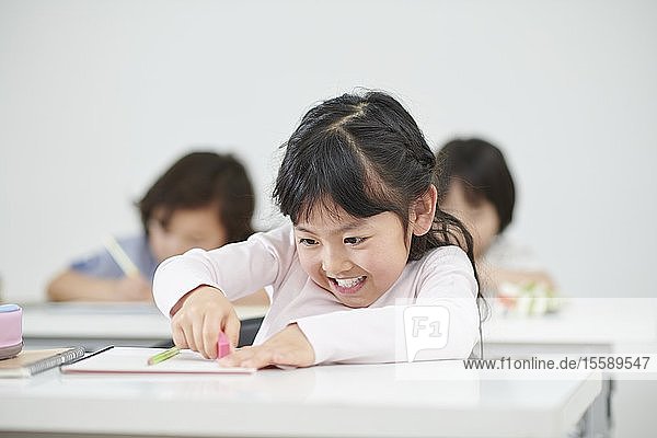 Japanische Grundschulkinder