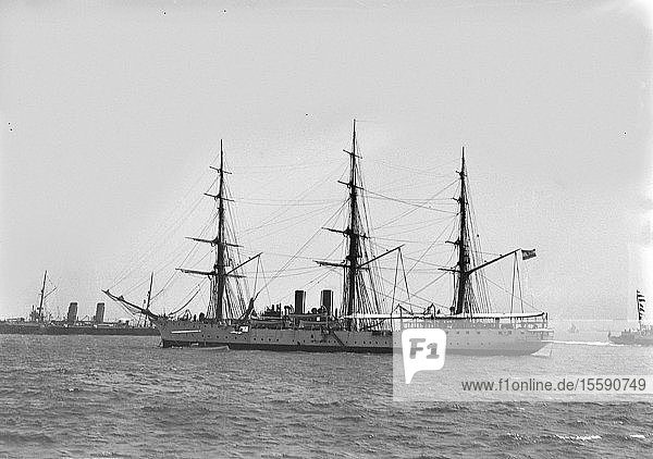 Negativ um 1900  viktorianische Ära. Presidente Sarmiento  Ausbildungsschiff der argentinischen Marine  Marinerevue in Spithead 1902