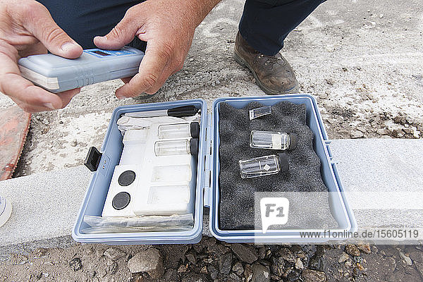 Wasserproben-Kit für öffentliche Wassertests und Chlormessgerät für Ingenieure