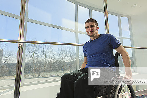 Student with spinal cord injury in engineering school