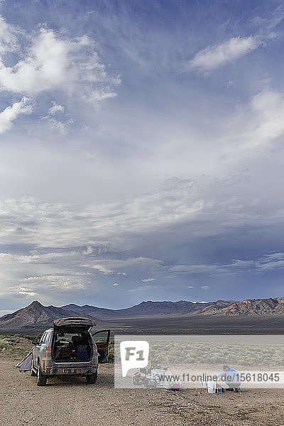 View Autocamping in der Wüste von Central Nevada