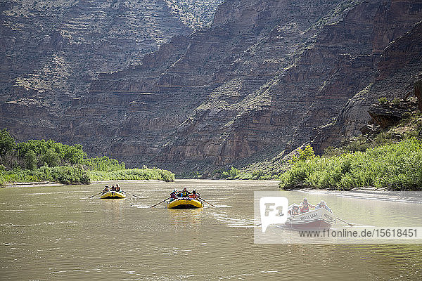 People in rafts and rowboats on Green River on Desolation/Gray Canyon section  Utah  USA