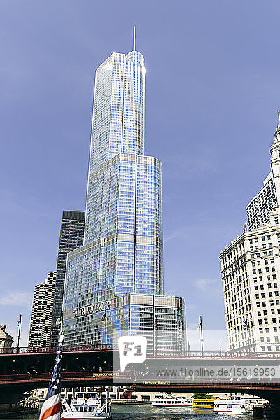 Der Trump Tower ist ein Teil der Architektur Chicagos.