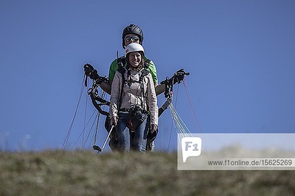 The I Frate is a friendly meeting between paragliders on the heights of Mont Sal?ï¿½ve overlooking Lake Geneva and Geneva  Switzerland. A place known with dozens of paragliders that fly daily to a majestic flight over Switzerland.
