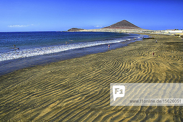 Blick auf den Strand von El Medano auf Teneriffa auf den Kanarischen Inseln