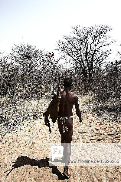 San-Buschmänner in der Kalahari-Wüste Botswana im südlichen Afrika