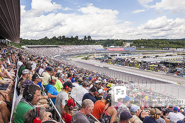 Blick auf die Zuschauer beim New Hampshire 301 NASCAR Sprint Cup