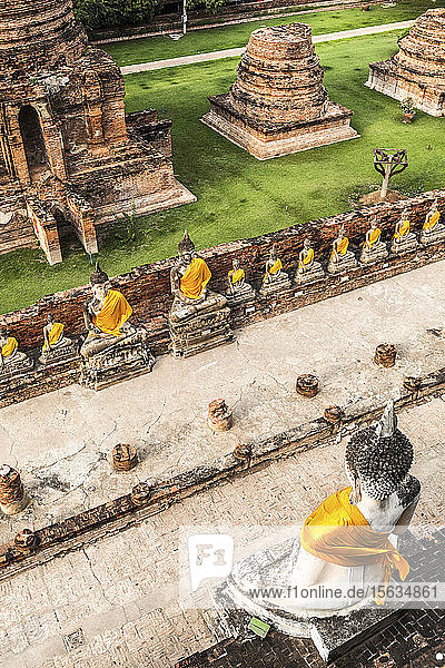 Antike Ruinen und Buddha-Statuen Ayutthaya Thailand