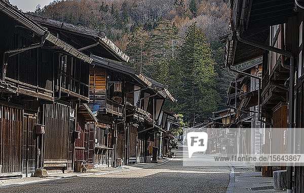 Altes traditionelles Dorf an der Straße Nakasend?  Zentrale Bergstraße  Narai-juku  Kiso-Tal  Nagano  Japan  Asien