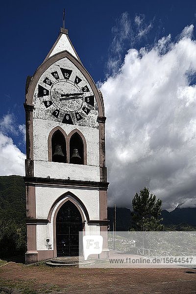 Fatima-Kapelle auf einem grünen Hügel  Capela de Nossa Senhora de Fátima  São Vicente  Insel Madeira  Portugal  Europa
