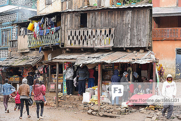Täglicher Markt in Ambozontany  oberes Fianarantsoa  Region Ihorombe  Süd-Madagaskar  Afrika