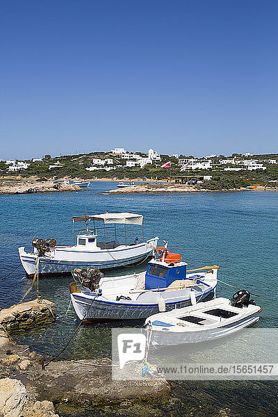 Fischerboote  Santa Maria Beach Area  Insel Paros  Kykladengruppe  Griechische Inseln  Griechenland