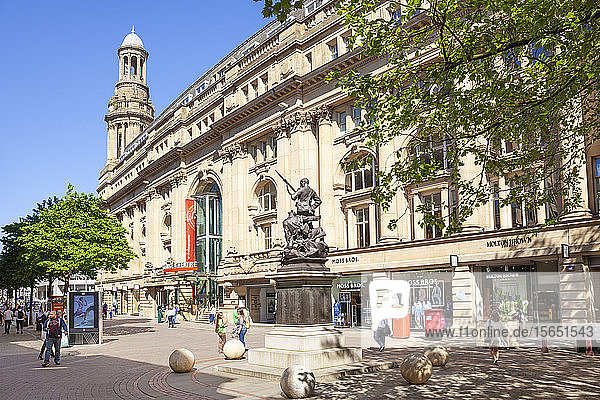 Royal Exchange Theatre und Boer War Memorial  Exchange Street  St. Annes Square  Manchester City Centre  Manchester  England  Vereinigtes Königreich  Europa