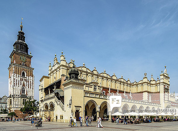Tuchhalle und Rathausturm  Marktplatz  Krakau (Krakow)  UNESCO-Weltkulturerbe  Woiwodschaft Kleinpolen  Polen