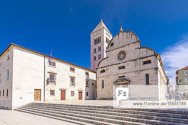 Ansicht der katholischen Kirche und des Museums  Zadar  Gespanschaft Zadar  Region Dalmatien  Kroatien