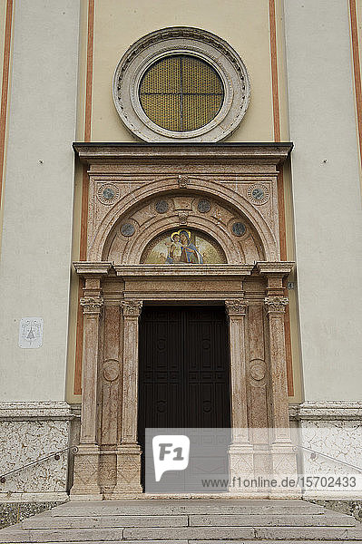 Europa  Italien  Lombardei  Arbeiterdorf Crespi d'Adda  Unesco-Kulturerbe  Pfarrkirche
