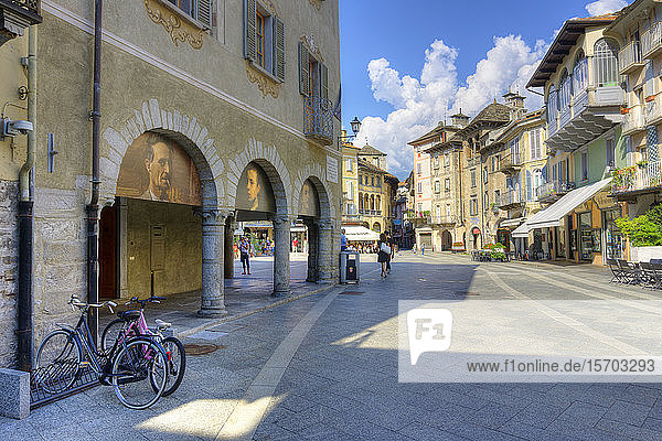 Italien  Piemont  Domodossola  Piazza del Mercato von der Via Briona aus gesehen