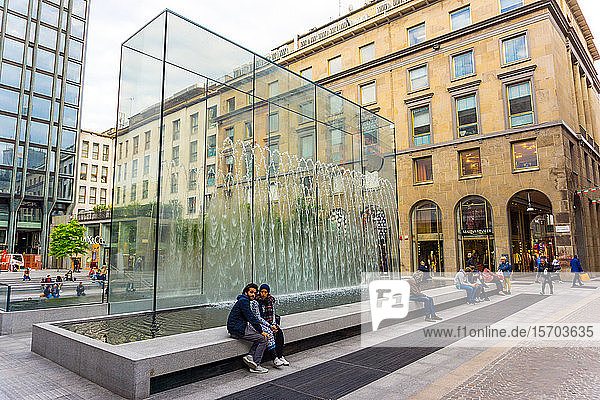 Europe  Italy  Lombardy  Milan   Piazza Liberty  Apple Store designed by architect Norman Foster