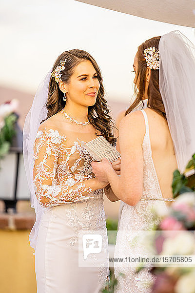 Braut tauscht Gelübde aus  Corona  Kalifornien  Vereinigte Staaten von Amerika  Nordamerika
