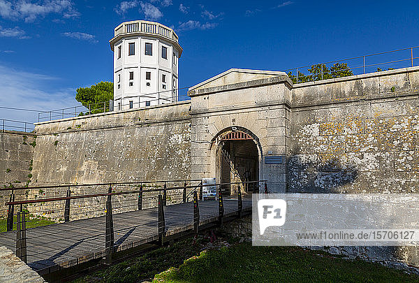 Blick auf die venezianische Festung  Pula  Gespanschaft Istrien  Kroatien  Adria  Europa