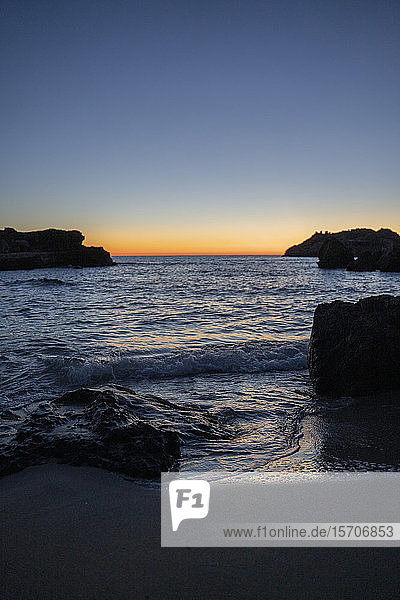 Strand bei Sonnenuntergang. Ibiza  Balearische Inseln  Spanien