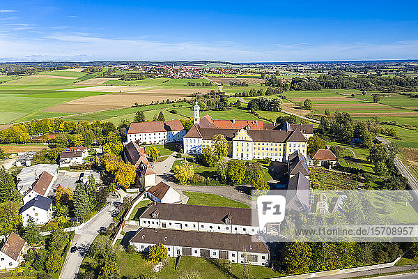 Deutschland Bayern Augsburg Luftaufnahme des Klosters Modingen