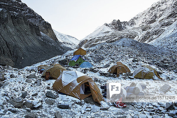 Schweizer Lager Chonbarden-Gletscher Dhaulagiri-Rundwanderung Himalaya Nepal