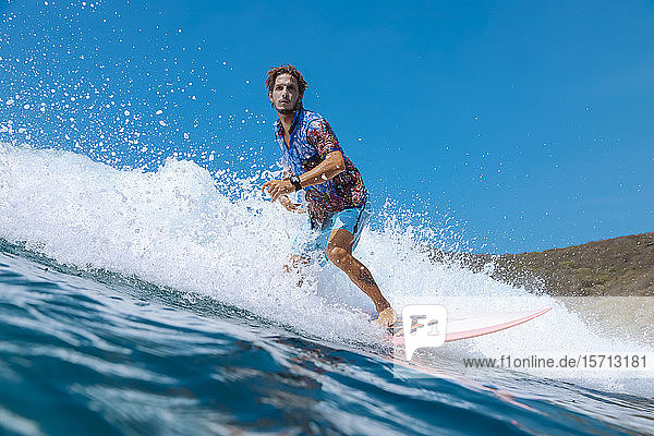 Surfer  Insel Bali Indonesien