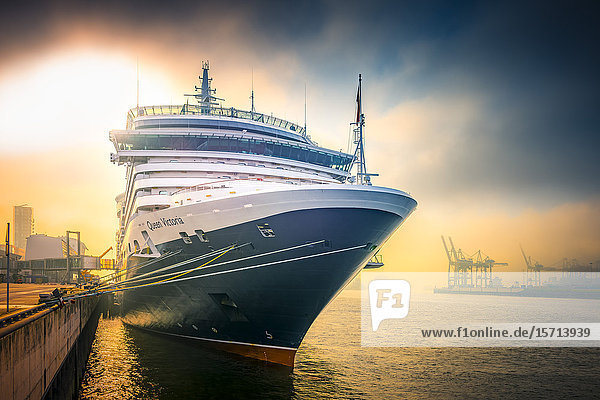Queen Victoria Hamburger Hafen Hamburg Germany Europe