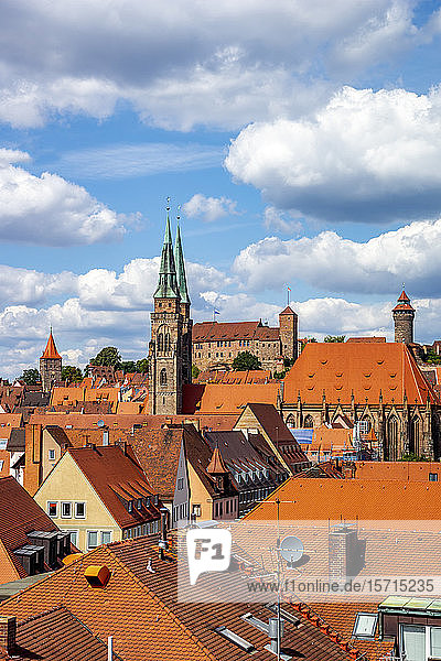 Deutschland  Nürnberg  Blick auf Burg und Altstadtdächer