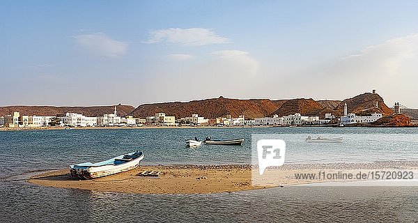 Naturhafen  Fischerboote  Sur  Provinz Ash Sharqiyah  Sultanat Oman