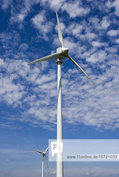 Windenergie  Windkraftanlage  Wolken  Pramet  Hausruckviertel  Oberösterreich  Österreich  Europa