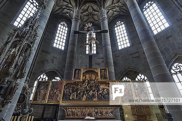 Chor mit Flügelaltar um 1500  St. Michaelskirche  Schwäbisch Hall  Baden-Württemberg  Deutschland  Europa