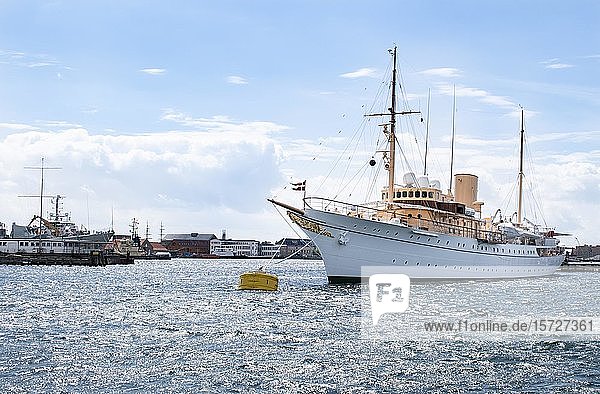Königsyacht Dannebrog im Hafen Kopenhagen Dänemark Europa