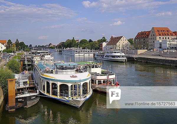 Excursion boats and cruise ships on the Danube  Regensburg  Upper Palatinate  Bavaria  Germany  Europe