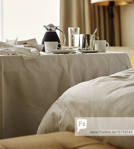 Frühstück im Hotelzimmer serviert