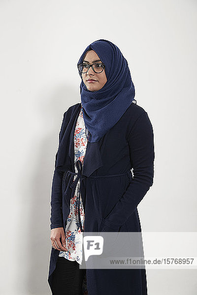 Porträt Teenager-Mädchen trägt Hijab