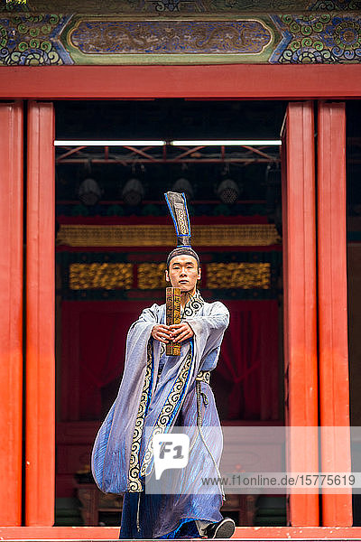 Traditionelle chinesische Theateraufführung im Tempel  Peking  China
