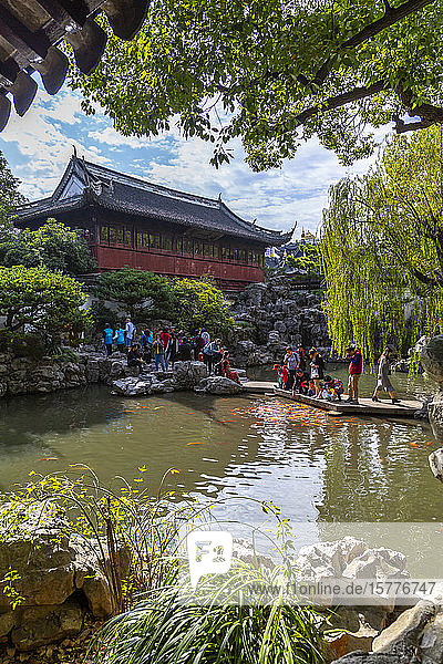 Ansicht der traditionellen chinesischen Architektur im Yu-Garten  Shanghai  China  Asien