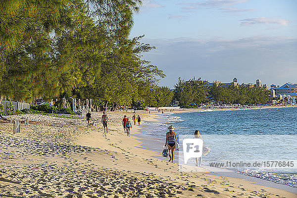 Governors Beach  Teil des Seven Mile Beach  Grand Cayman  Kaimaninseln  Karibik  Mittelamerika
